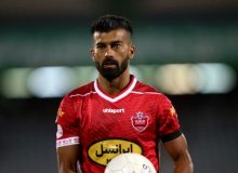 حضور هوادار پرسپولیسی در ساختمان باشگاه استقلال برای جلوگیری از عقد قرارداد رامین رضاییان/ ویدئو