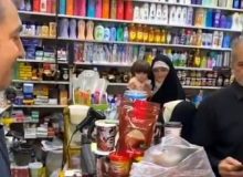 خرید از یک سوپرمارکت در تهران توسط پزشکیان به همراه نوه‌هایش/ ویدئو