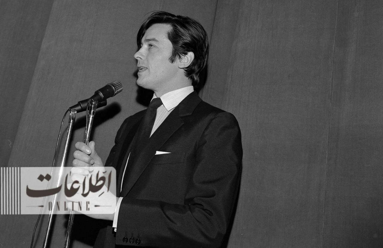 عکس‌هایی دیده‌نشده از «آلن دلون» در تهرانِ سال ۱۳۴۸