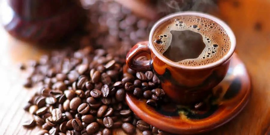 ۵ اشتباه که فنجان قهوه را برایتان جام زهر می کند