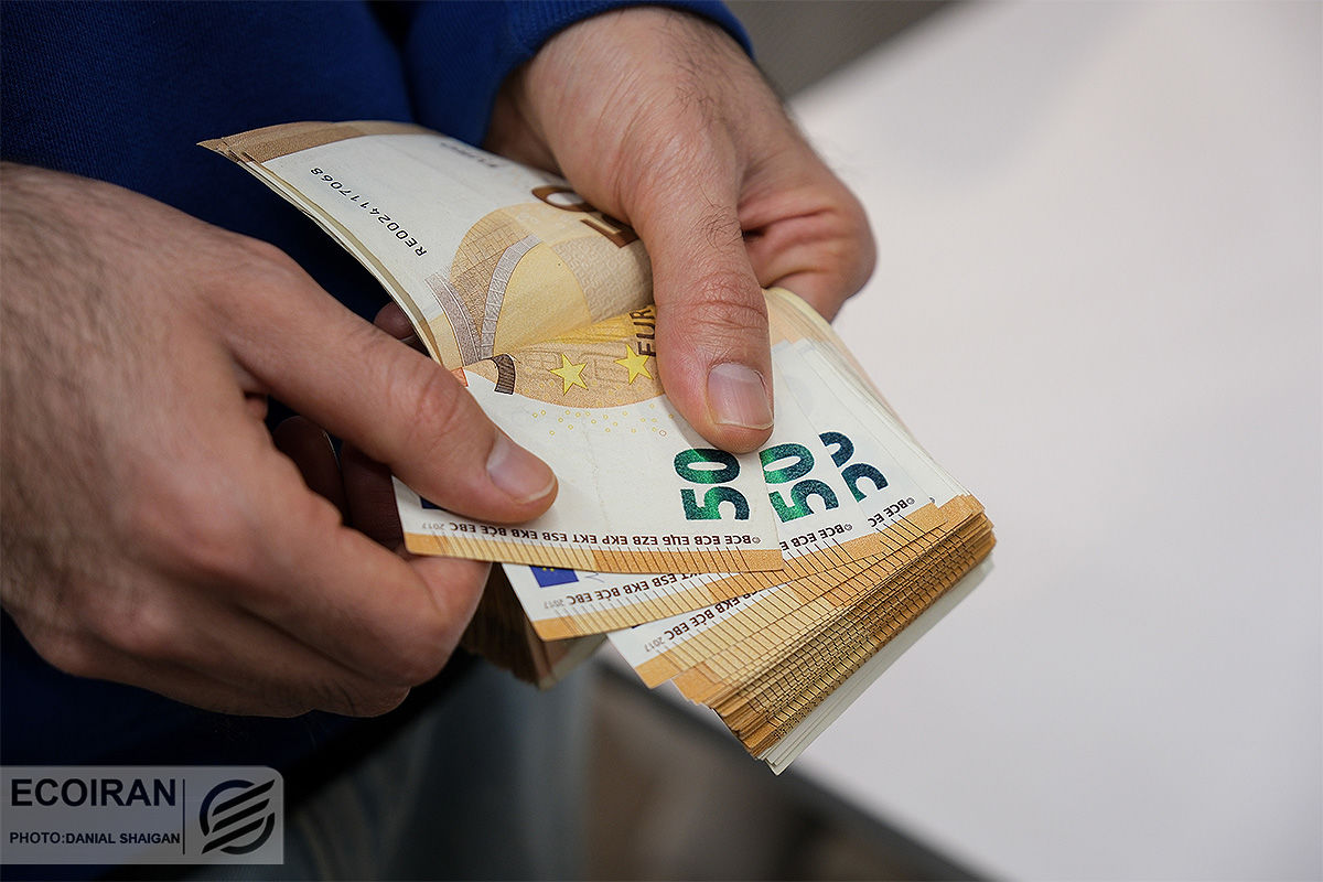 سقف نگهداری و حمل ارز برای اشخاص تا ۱۰ هزار یورو تعیین شد