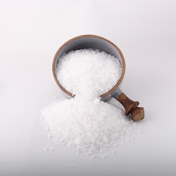 ریختن نمک در چهارگوشه خانه به چه دلیل است؟
