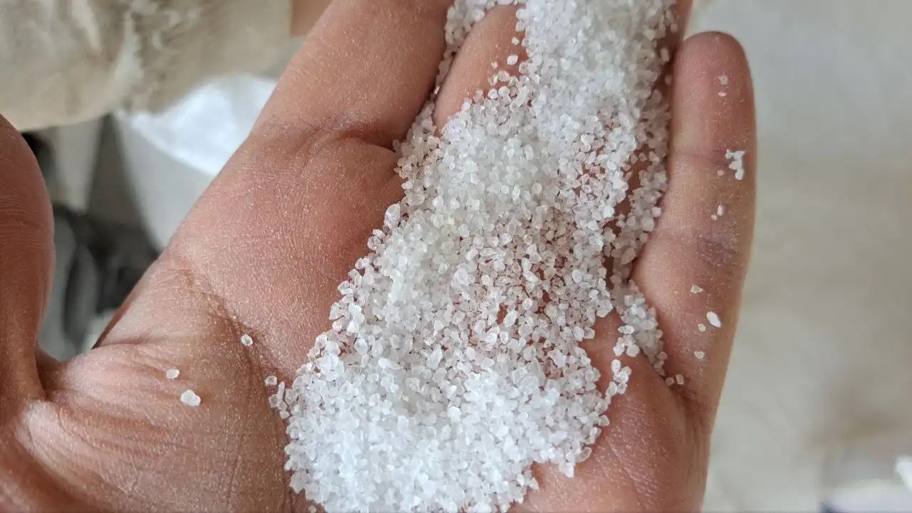 گذاشتن نمک زیر تخت و چهارگوشه خانه معجزه میکند؟ (بررسی علمی)