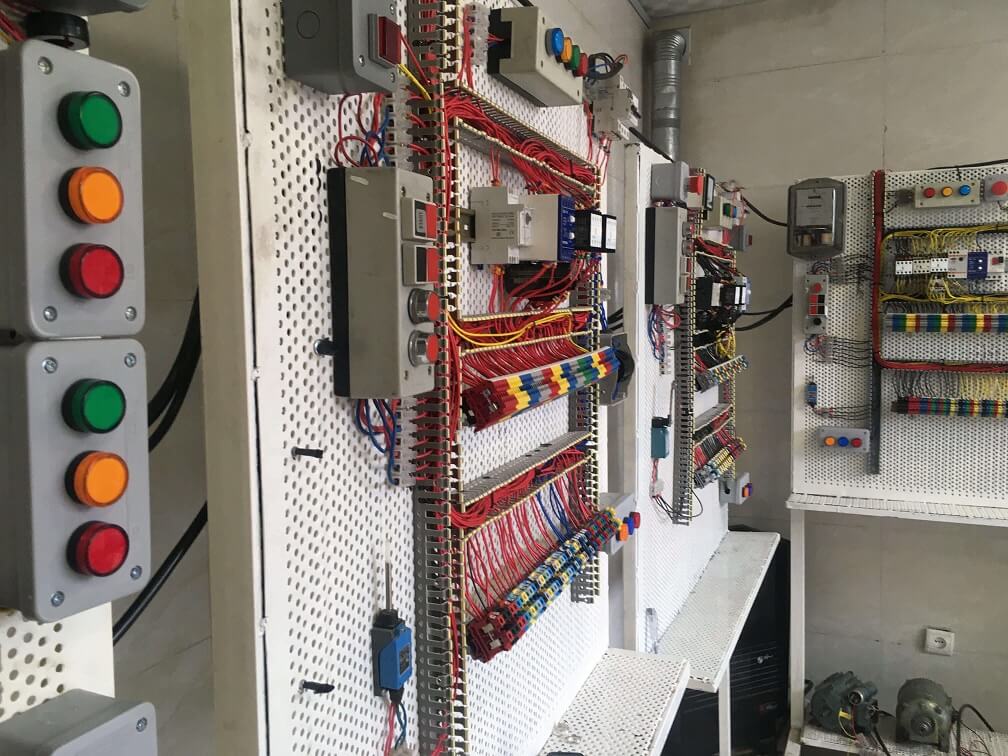 آموزش برق صنعتی