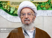 آیت الله مکارم:توازن میان جمهوریت و اسلامیت در آموزش و پرورش ضروری است