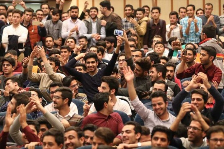 ثبت‌نام جایزه «جوان سال ۱۴۰۴» از اول دی‌ماه آغاز می‌شود