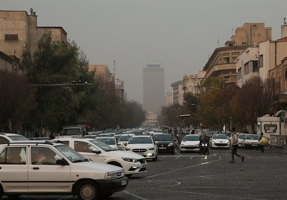 شاخص آلودگی هوای تهران امروز جمعه ۲۱ آذر ۱۴۰۴/ هوای تهران کمی نفس کشید