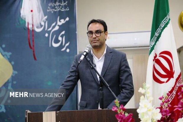 علی‌فر: مدرسه خاستگاه اصلی تحول آموزشی است