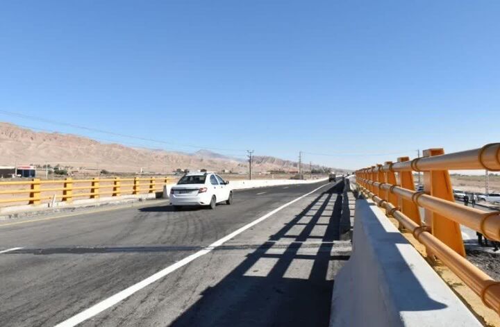 نیمی از پروژههای راهسازی لرستان امسال به بهرهبرداری میرسد