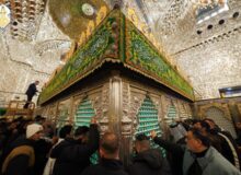 پخت کیک ۲۰۰ متری و گل آرایی حرم کاظمین به مناسبت ولادت امام جواد(ع)