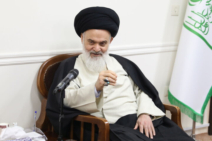 گاهی به خاطر بیاطلاعی شاهد پیش داوریهایی از سمت طلاب جوان هستیم