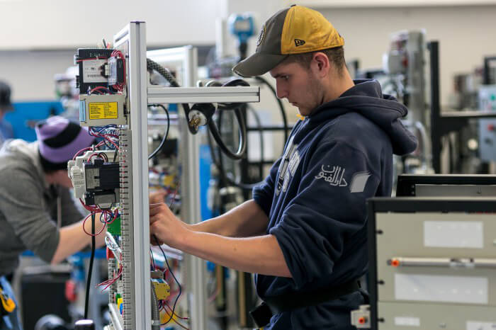 آموزش برق صنعتی