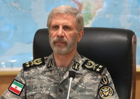 امیر حاتمی: تحرکات دشمن را رصد میکنیم؛ دست ما روی ماشه است