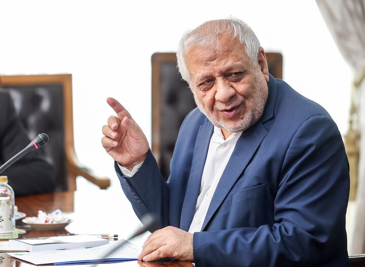 بادامچیان: نقشه آمریکا با ایستادگی رهبر انقلاب و ملت ایران شکست خورد