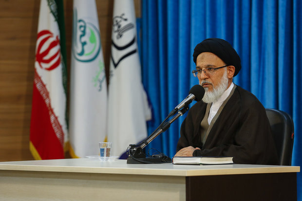 بررسی ویژگی های ناب اخلاقی پرچمدار با بصیرت کربلا که تاریخ ساز شد
