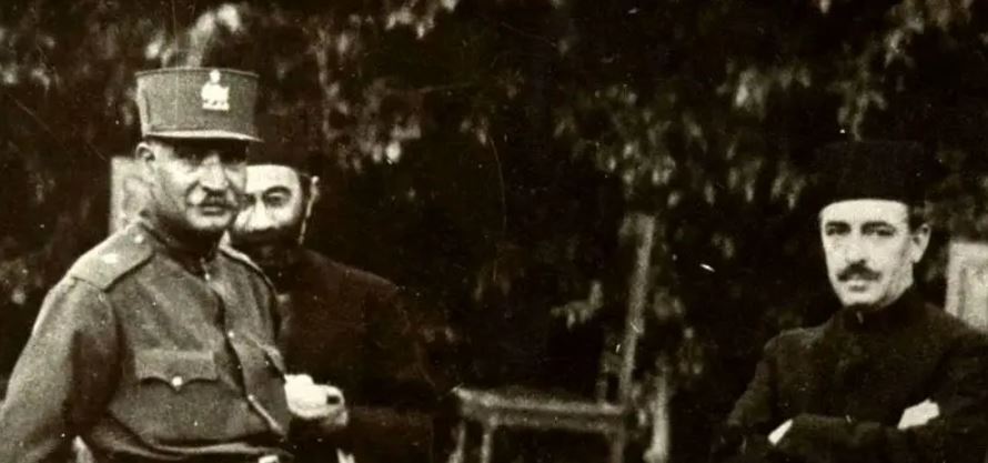 «تیمورتاش» در کنار رضاخان و محمدعلی فروغی + عکس «تیمورتاش» در کنار رضاخان و محمدعلی فروغی + عکس