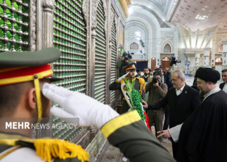 رئیس جمهور و اعضای هیئت دولت با آرمانهای امام (ره) تجدید میثاق کردند