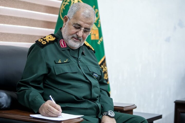 سرلشکر پاکپور: به خطای دشمن پاسخی قاطع خواهیم داد
