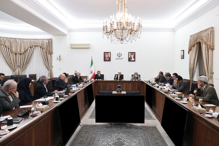 عارف: تاکنون با آبخیزداری و آبخوانداری برخورد شعاری شده است