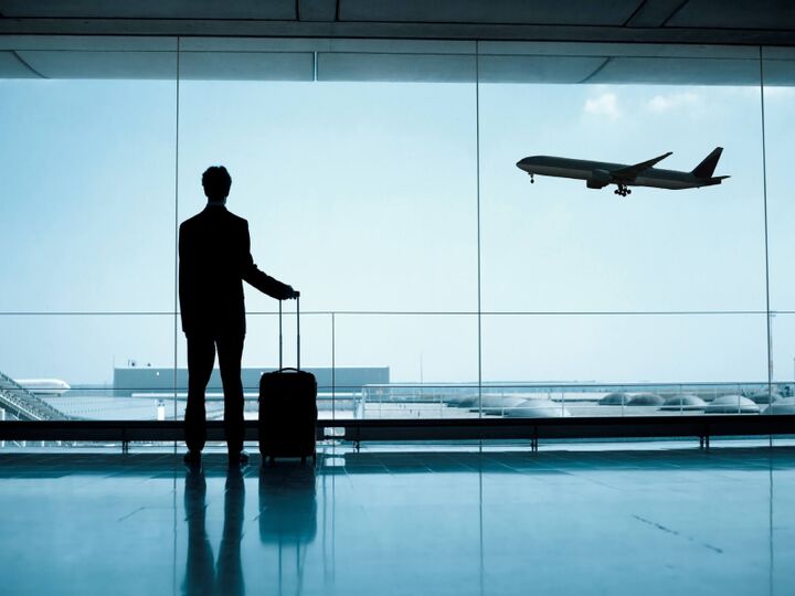 چطور آفرهای ویژه بلیط هواپیما آبادان کیش را از دست ندهیم؟