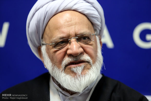 آیت‌الله محمودی گلپایگانی چهره‌ درخشان علم و معنویت بود