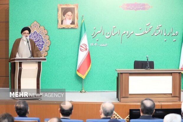 امامجمعه کرج: عدالت به معنای ایجاد احساس امنیت، اعتماد و امید در جامع