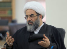 انتظار فرج با سکوت در برابر ظلم سازگار نیست