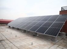 بهره‌برداری همزمان از نیروگاه‌های خورشیدی ادارات قم با ظرفیت یک مگاوات