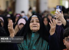 حضور مردم در مراسم جشن نیمه شعبان نشانه امید به آینده است