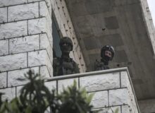 حمله شهرک نشینان صهیونیست به فعالان صلح خارجی در نابلس