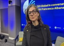 شکایت خانواده آلبانیز از دولت ترامپ به دلیل تحریم‌ وی  