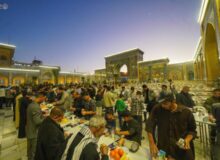 ضیافت هزاران نفره افطار در حرم امیرالمومنین (ع)+ تصاویر