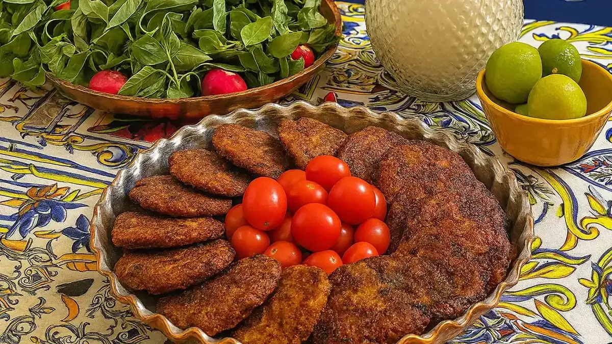 طرز تهیه کتلت هویج؛ طعمی خاص و فراموشنشدنی برای دورهمیهای دوستانه