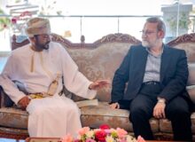 علی لاریجانی با وزیر خارجه عمان در مسقط دیدار و گفتگو کرد