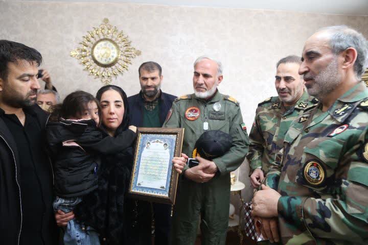 فرمانده نیروی زمینی ارتش: شهدای هوانیروز الگوی تعهد،تخصص و ایثار هستند فرمانده نیروی زمینی ارتش: شهدای هوانیروز الگوی تعهد،تخصص و ایثار هستند
