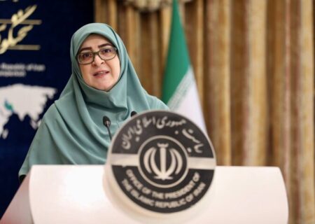 مهاجرانی: ایران دیپلماسی را به جنگ ترجیح می‌دهد؛ پرچم خط قرمز ماست