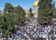 نماز جمعه ۱۰۰ هزار نفری فلسطینی ها در مسجد الاقصی