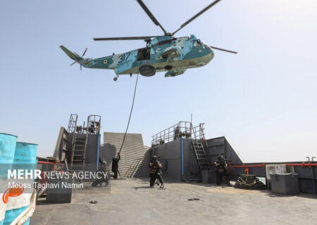 نمایش «مشت دریایی» ایران و روسیه در عمان؛ پیامی که به دنیا مخابره شد