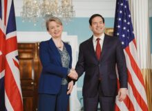 وزرای خارجه انگلیس و آمریکا درباره ایران و پایگاه دیگو گارسیا گفتوگو کردند