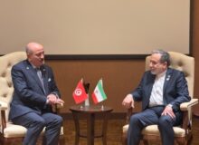 وزیر خارجه تونس سالگرد پیروزی انقلاب اسلامی را به عراقچی تبریک گفت