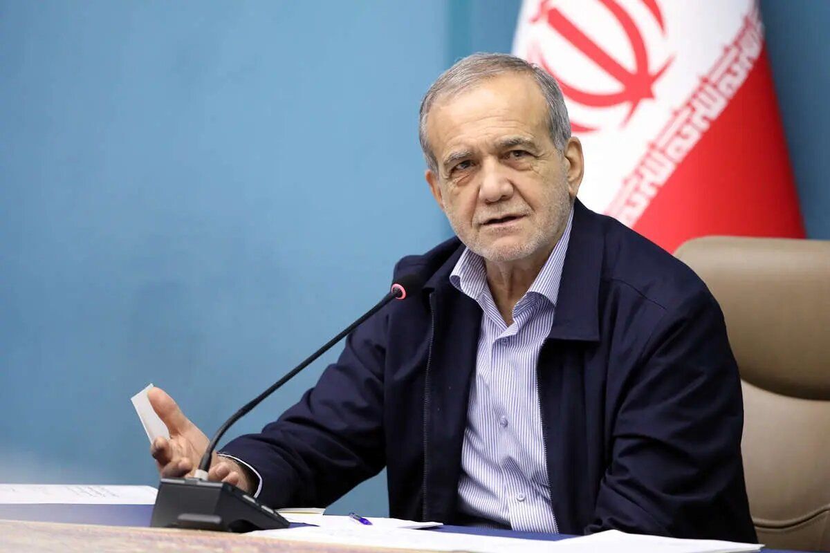 پزشکیان: ما آیه می‌خوانیم یه عده می‌گویند نصیحت نکن!