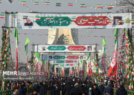 چرا حضور در راهپیمائی ۲۲ بهمن امسال بیش از همیشه اهمیت دارد؟