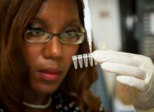 چسبی که سرطان را فریب می دهد