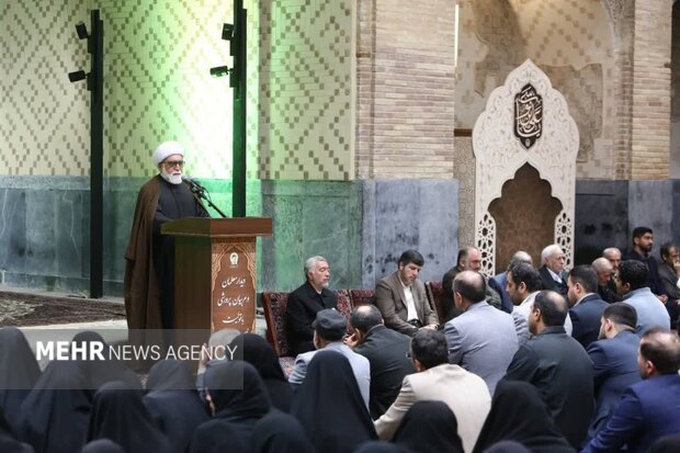 گفتگوی اقناعی و پرهیز از دوگانه‌سازی، شرط جذب حداکثری نسل جوان است