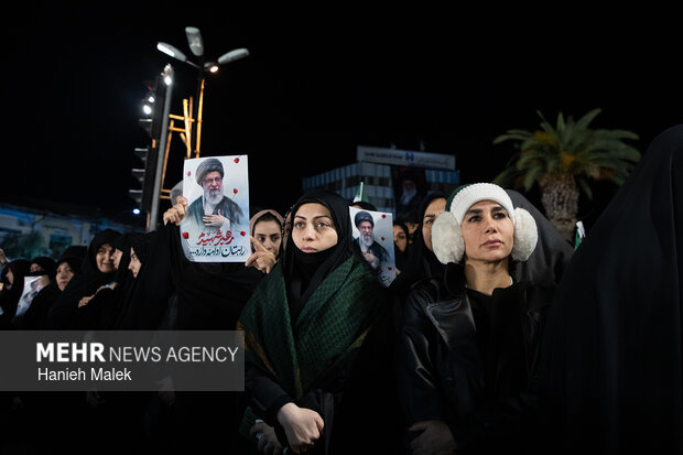 آیت الله خامنه ای سرمایه جانهای ما بود