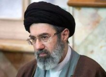 بیعت تنی چند از فرزندان شهدا با حضرت آیت الله سید مجتبی خامنه‌ای
