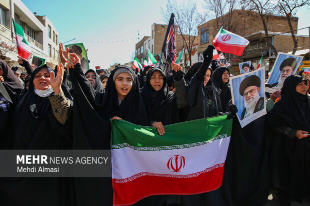 تشییع پیکر شهید «سمانه رستمی» در بهارستان برگزار شد