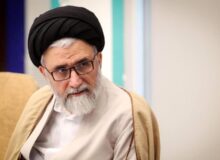 تشییع پیکر وزیر اطلاعات شهید و خانواده‌اش بر دوش نمازگزاران جمعه تهران