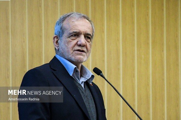 تنگه هرمز برای کشتی‌های همه کشورها به جز متجاوزین به خاک ایران باز است
