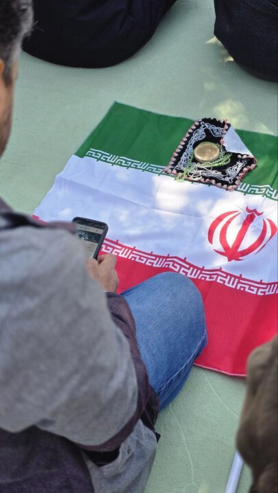 حضور انبوه جمعیت روزهدار تهران در مصلای امام خمینی حضور انبوه جمعیت روزهدار تهران در مصلای امام خمینی